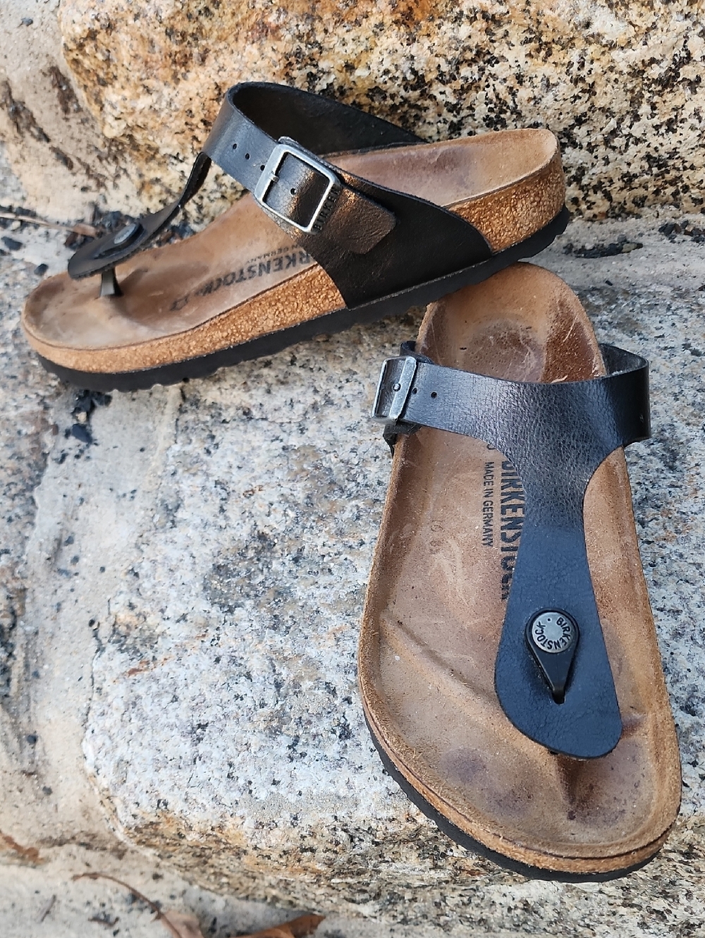 Birkenstock Gizeh Black Leather Thong Sandals with Buckle Size 6